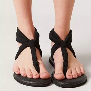 Sanuk- Black Yoga Sling Black Sandals